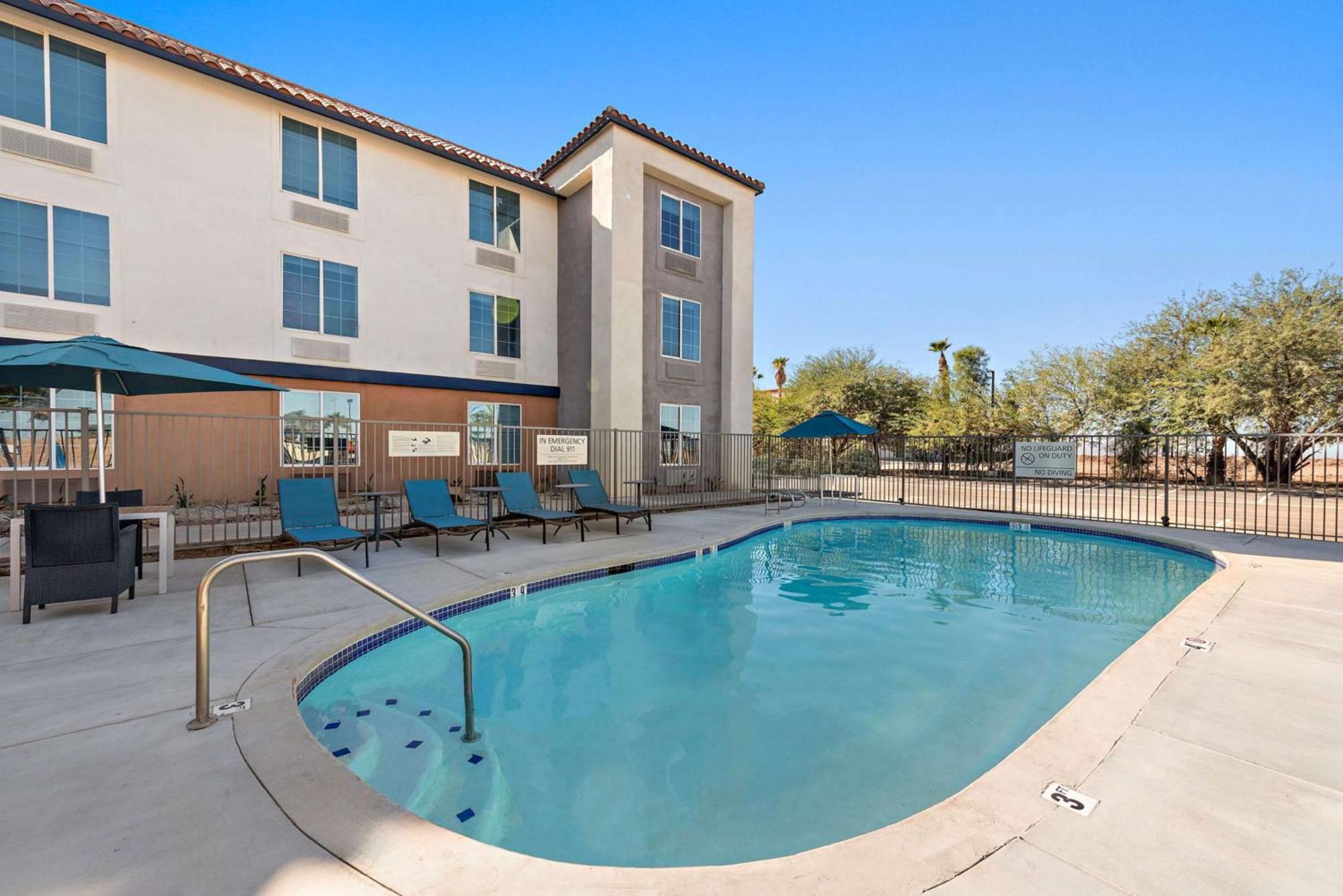 Hampton Inn By Hilton Calexico Exteriör bild